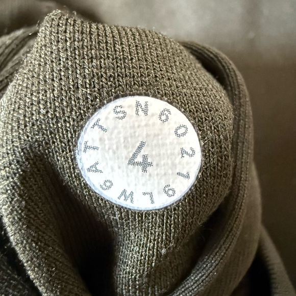 Lululemon Wunder Under Crop (High-Rise) Full-On Luxtreme 21” – Dark Olive size 4 - Picture 3 of 3